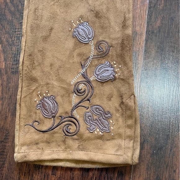 ST. JOHN BY MARIE GRAY micro suede embroidered patch flare high rise pants 4 EUC - Picture 6 of 16